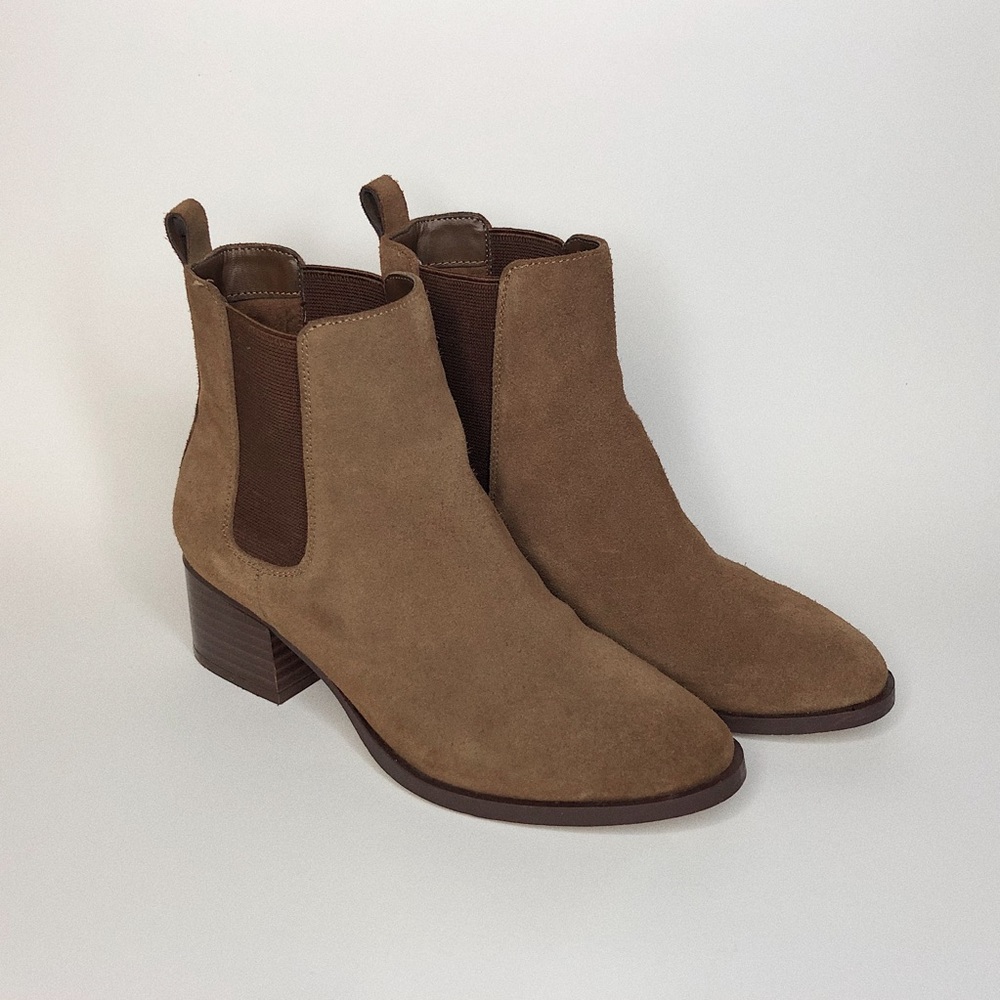 GAP | Suede Chelsea Boots